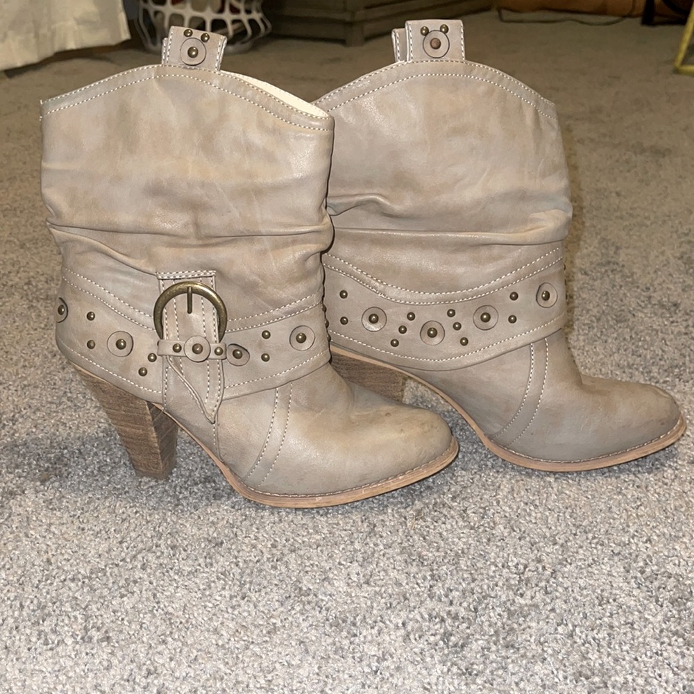 Brand: Not Rated Size 7. Tan Ankle boots